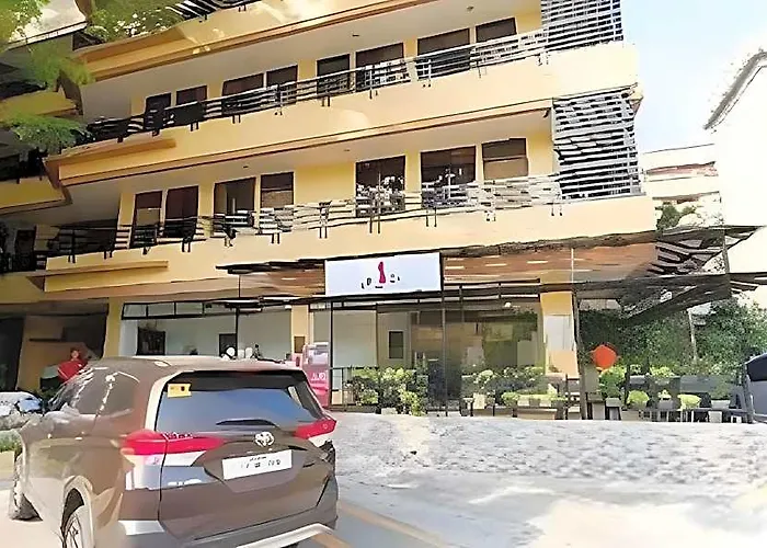 Arzo Grand Hotel